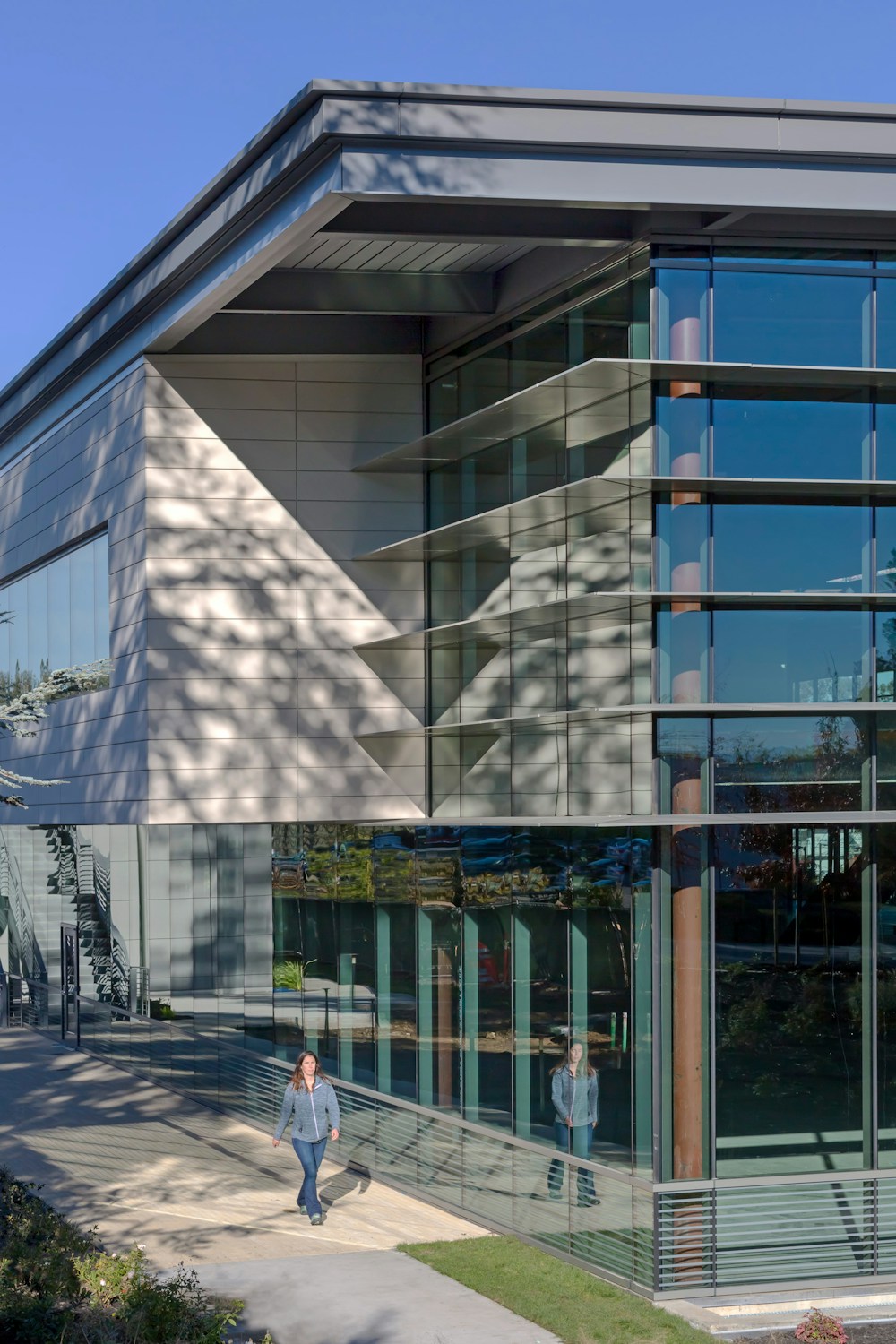 Overhangs and sunshades