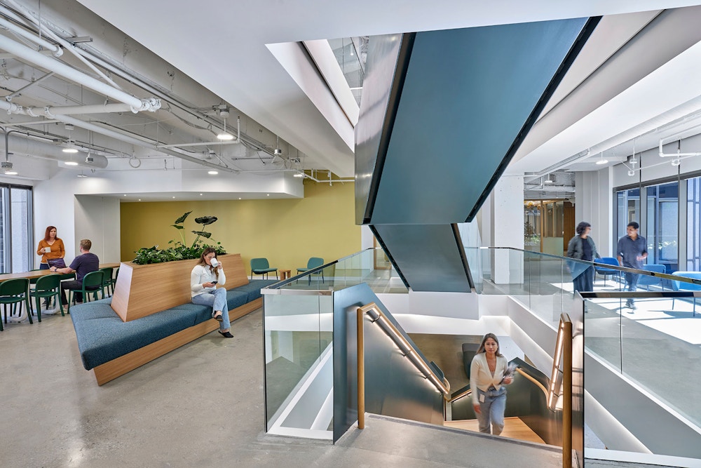 Connecting staircase