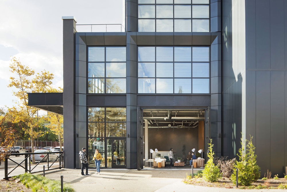 The Yard connection to the lobby lounge