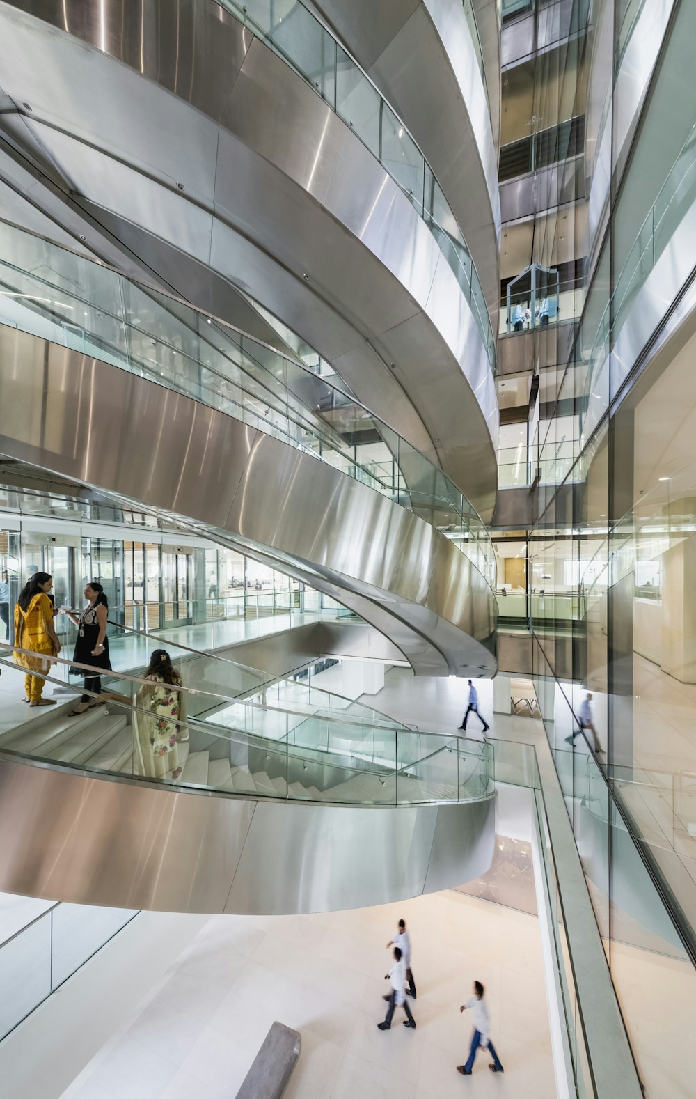 Curving internal stair