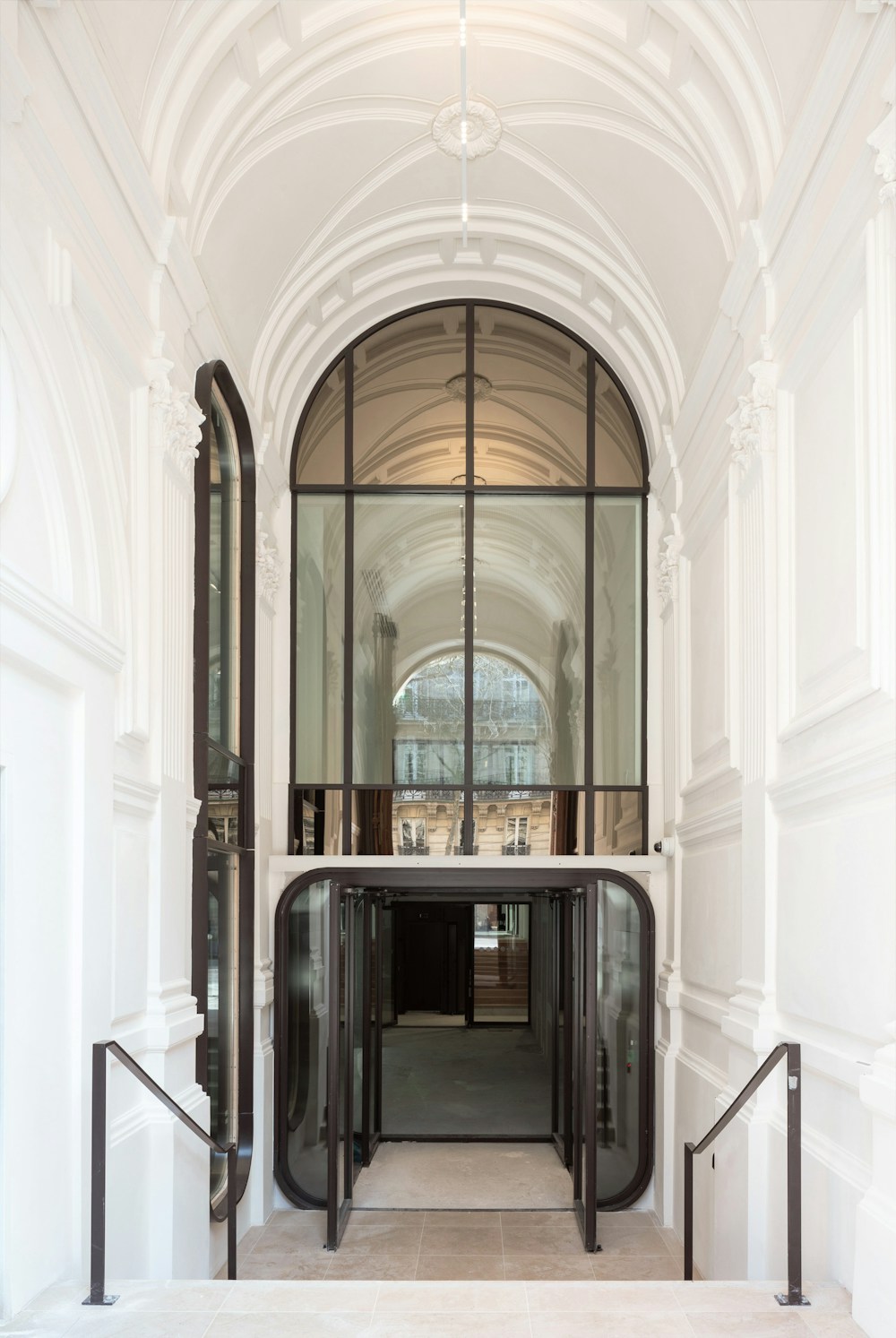 Entrée Avenue de Messine