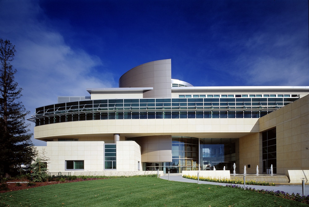 Main pedestrian entryway