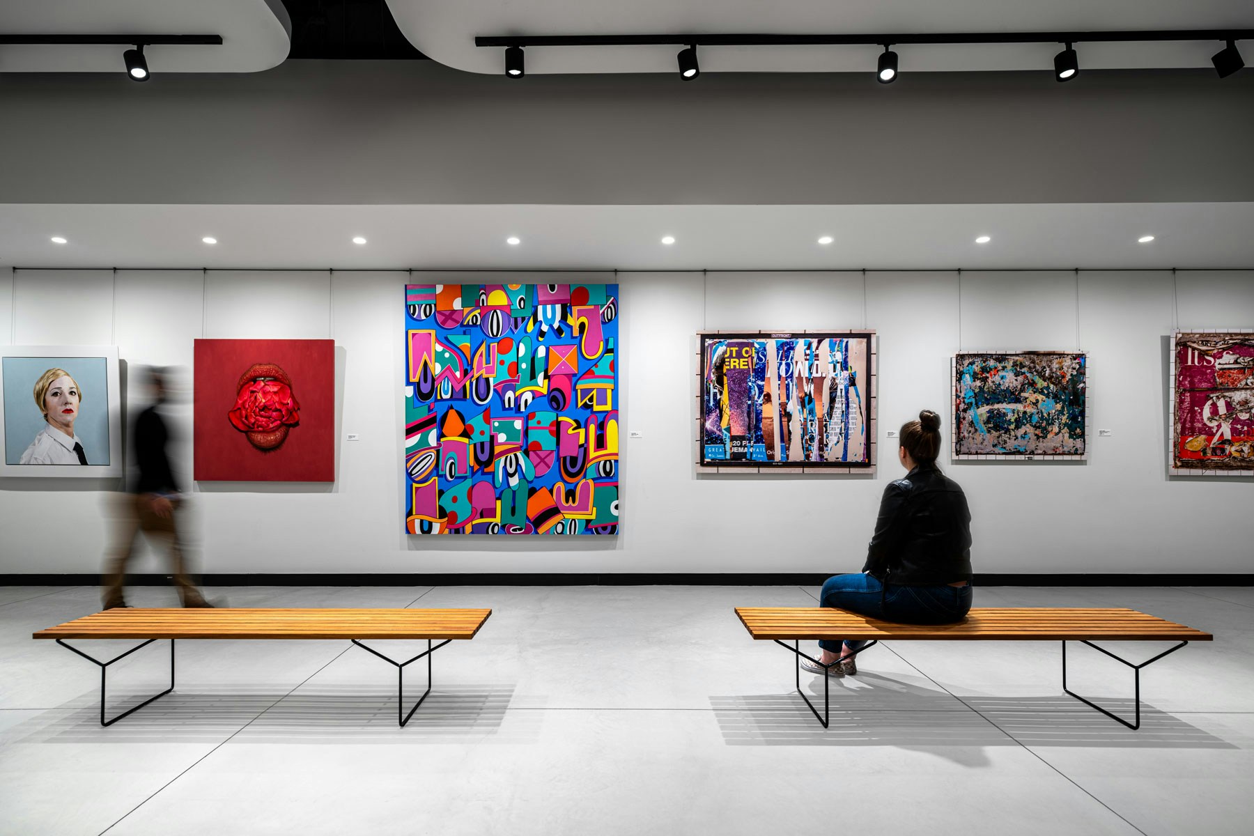 Rotating art gallery