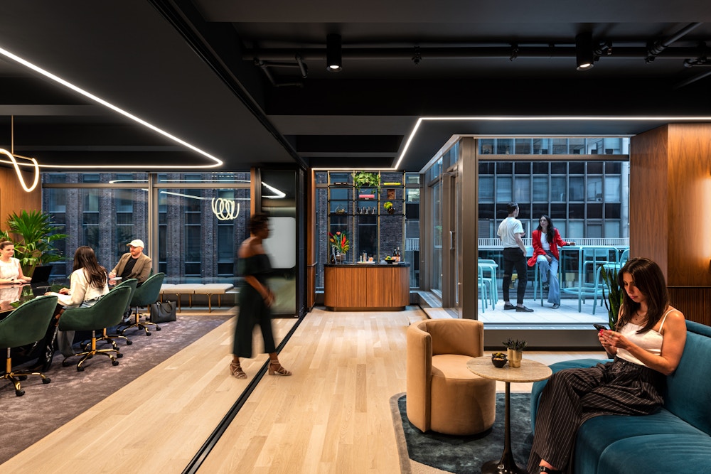 545 Madison Avenue, The Leonard Lounge_Marx Realty