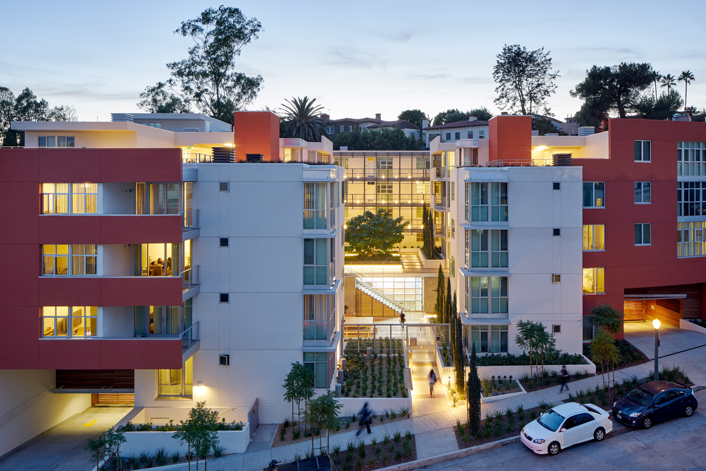 UCLA Landfair Apartments Student Housing - Los Angeles, CA