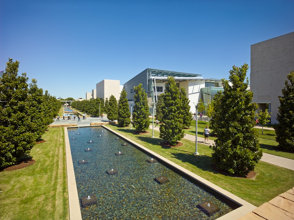 Building context on main mall