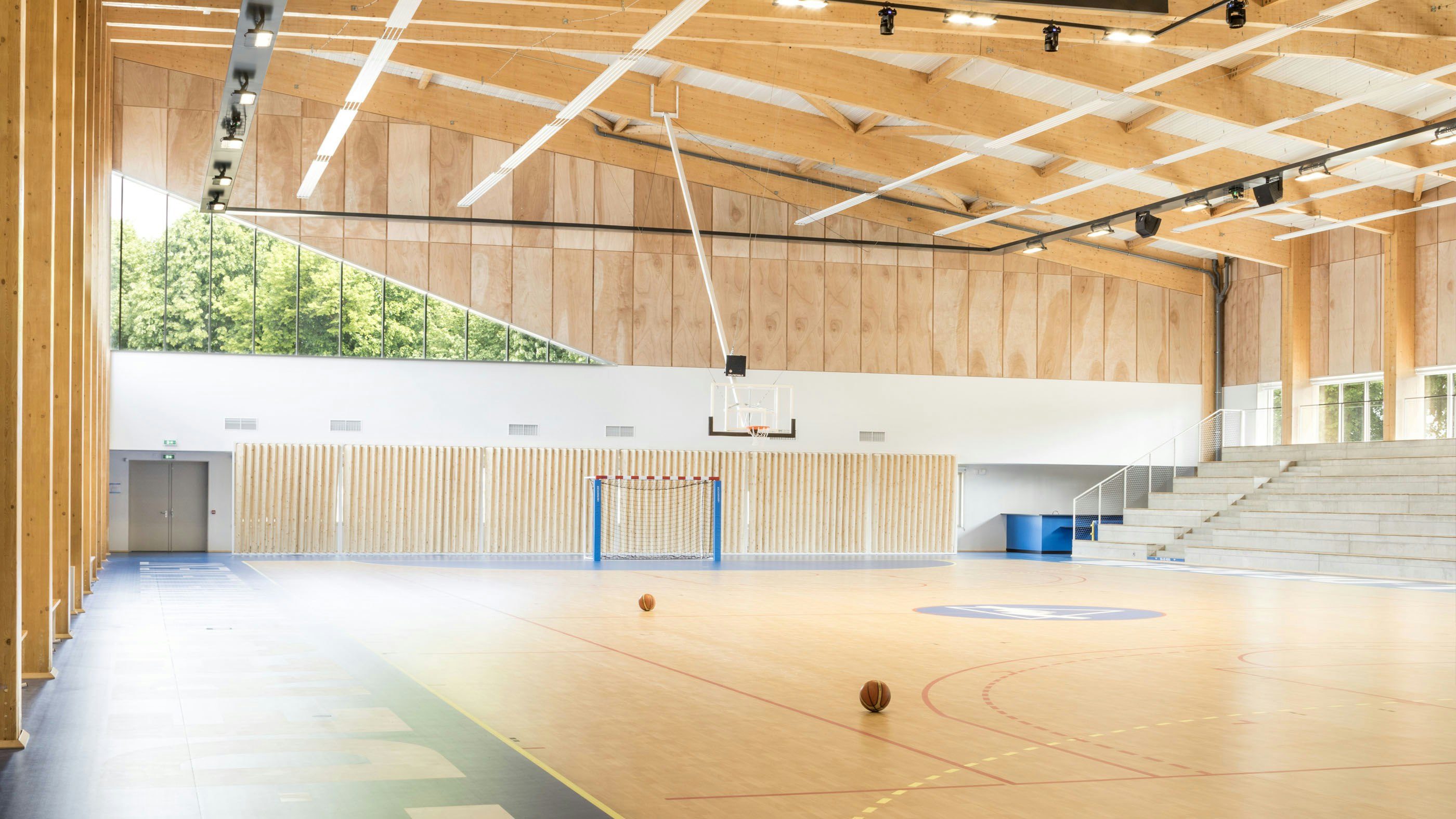 Léo Lagrange Sports Complex by Studios Architecture