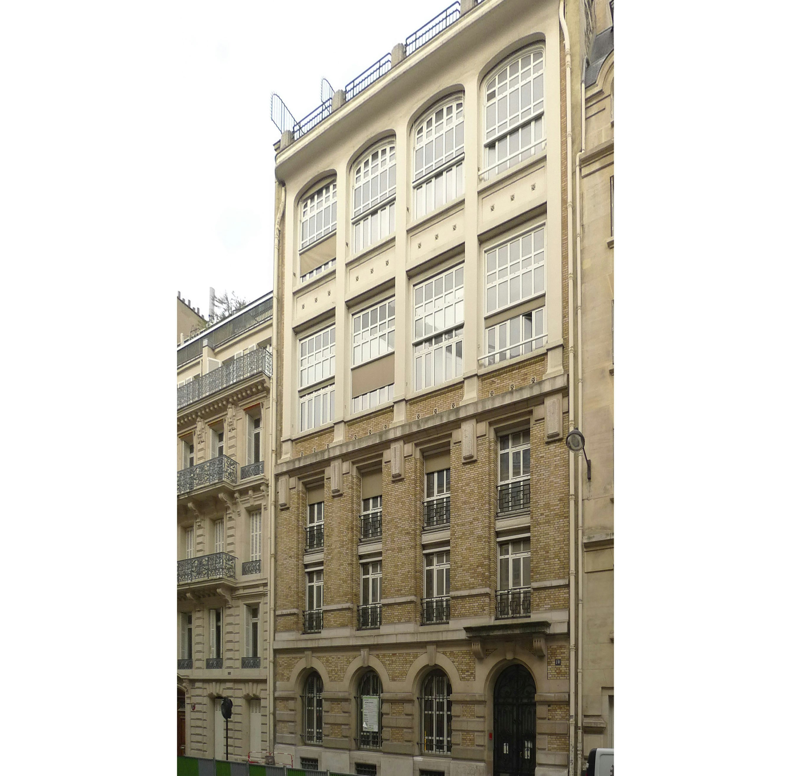 Madrid facade - before renovation