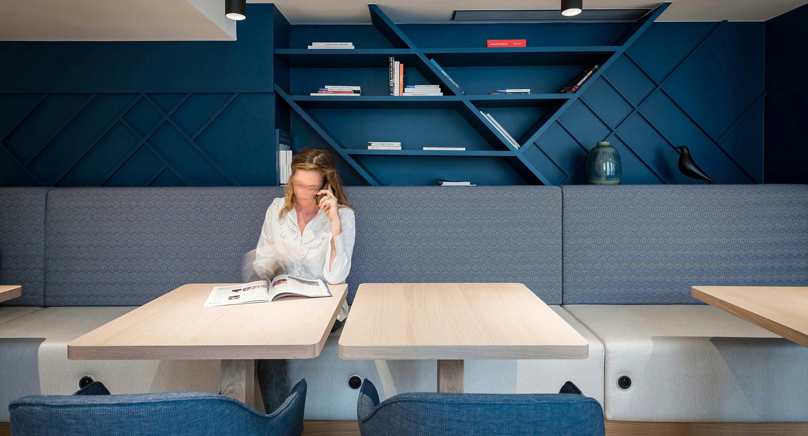 “La Bibliothèque”, détail © Baptiste Lobjoy