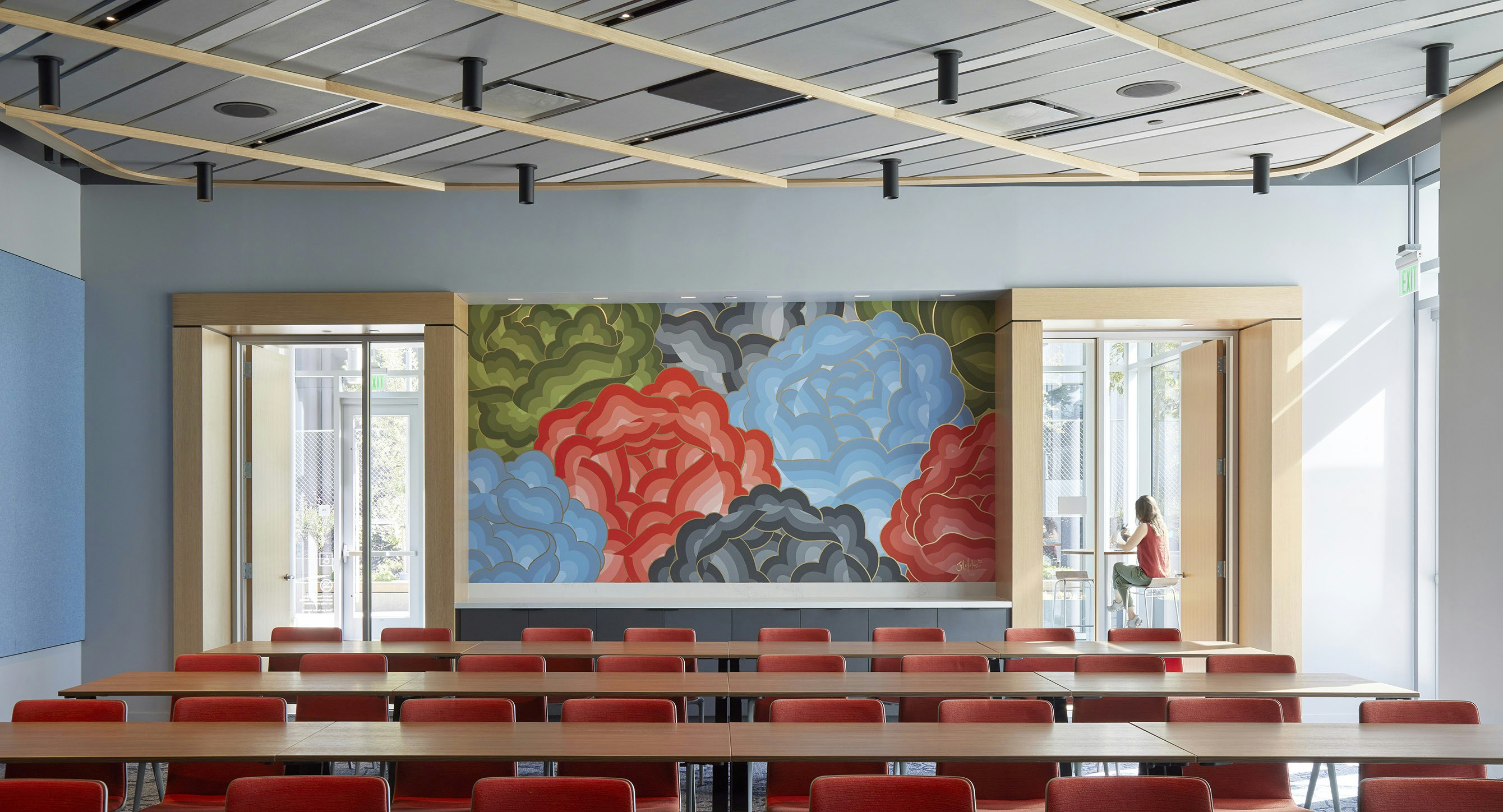 Reconfigurable meeting room/event space with “Floral” by Jet Martinez