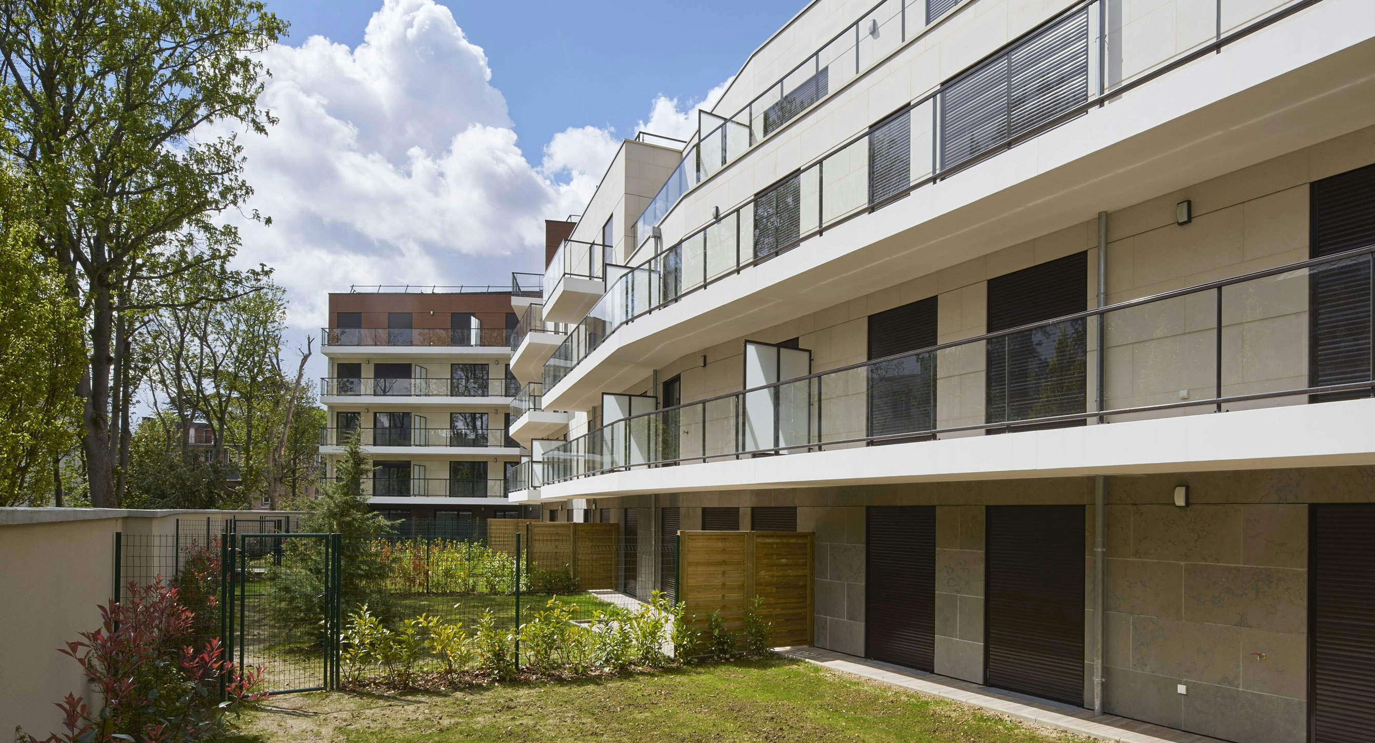 Façade arrière et jardins